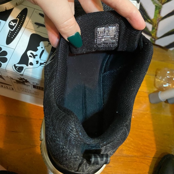 Sketchers Running Shoes - Picture 9 of 9